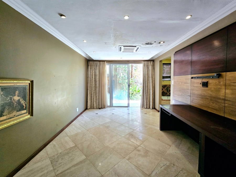 8 Bedroom Property for Sale in Waverley Free State